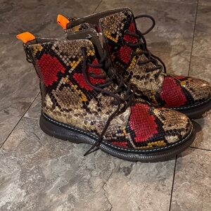 Jellypop women Boots with Red and Brown Pattern